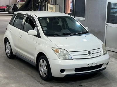 TOYOTA IST