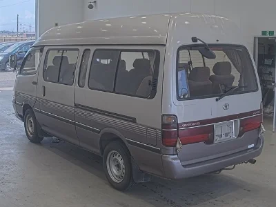 TOYOTA HIACE