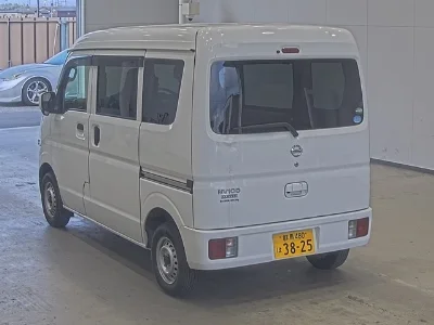 NISSAN CLIPPER VAN