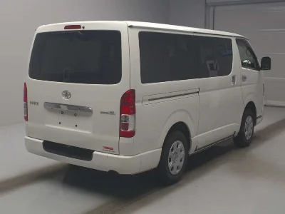 TOYOTA HIACE VAN