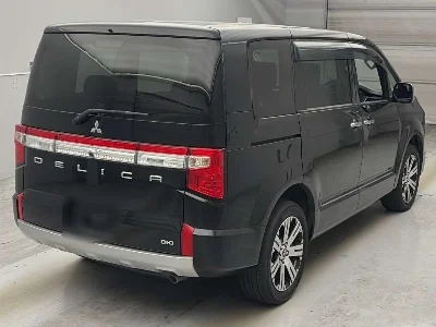 MITSUBISHI DELICA D5
