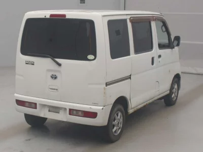 TOYOTA PIXIS VAN
