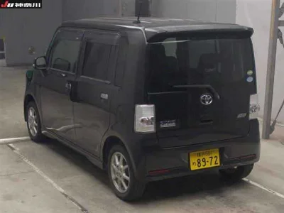 TOYOTA PIXIS SPACE