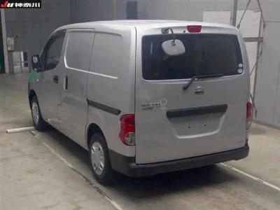 NISSAN NV200