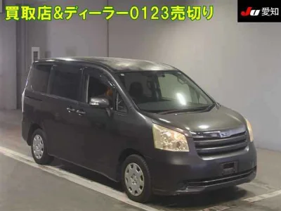 TOYOTA NOAH