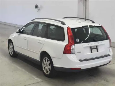 VOLVO V50