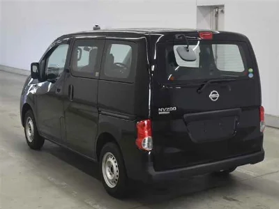 NISSAN NV200