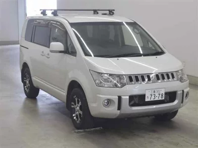 MITSUBISHI DELICA D5
