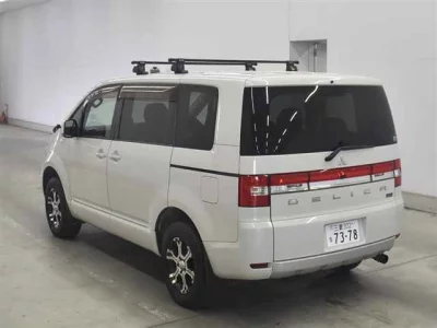 MITSUBISHI DELICA D5