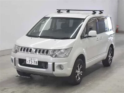 MITSUBISHI DELICA D5