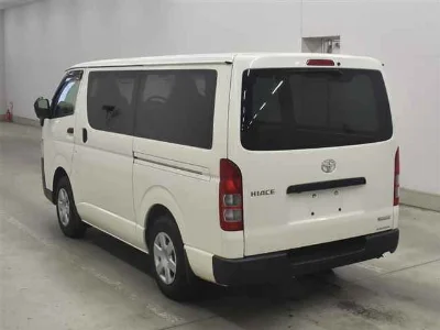 TOYOTA HIACE VAN