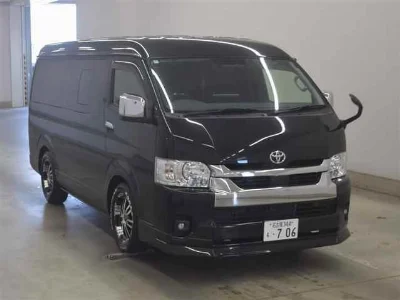 TOYOTA HIACE