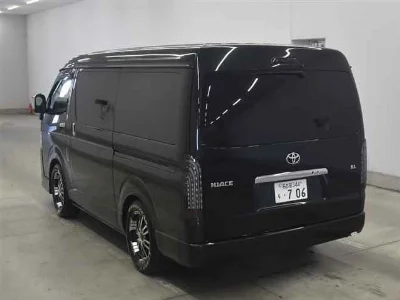 TOYOTA HIACE