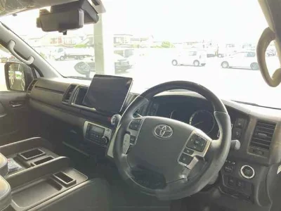 TOYOTA HIACE