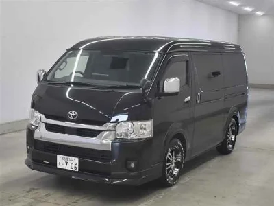 TOYOTA HIACE