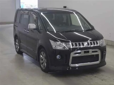 MITSUBISHI DELICA D5