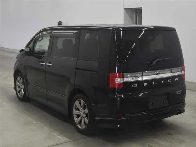 MITSUBISHI DELICA D5