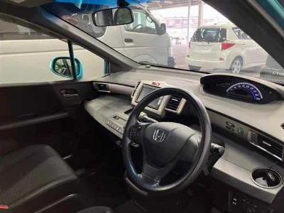 HONDA FREED SPIKE