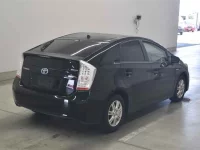 Цена авто Toyota Prius с аукционов Японии, номер кузова ZVW30, пробег 195 000, оценка 6