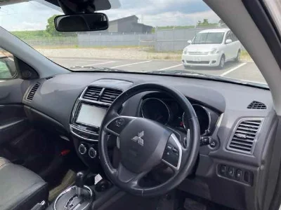 MITSUBISHI RVR