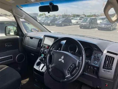 MITSUBISHI DELICA D5