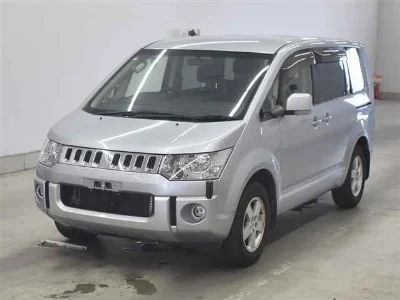 MITSUBISHI DELICA D5