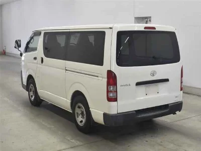 TOYOTA HIACE VAN
