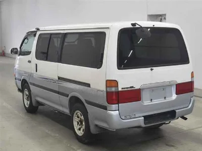 TOYOTA REGIUS VAN
