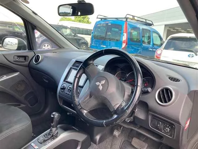 Mitsubishi Colt  с аукциона в Японии
