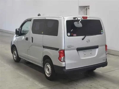 NISSAN NV200