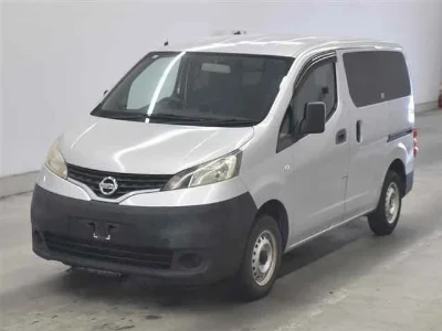 NISSAN NV200