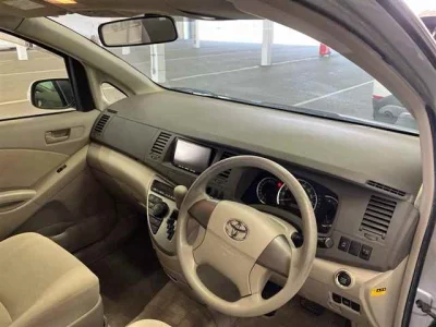 TOYOTA ISIS
