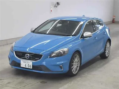 VOLVO V40