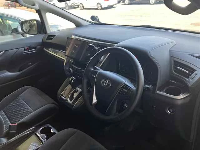 Toyota Vellfire  с аукциона в Японии