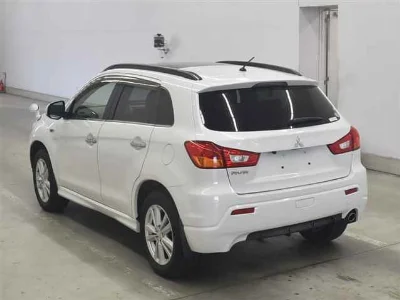 MITSUBISHI RVR