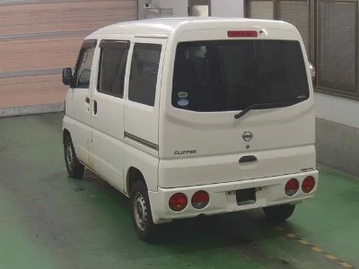 NISSAN CLIPPER VAN