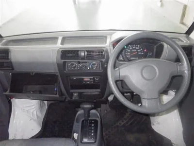 NISSAN CLIPPER VAN