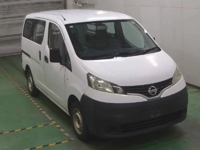 NISSAN NV200