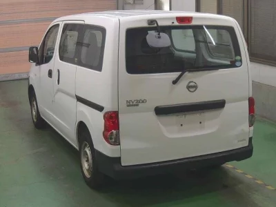 NISSAN NV200