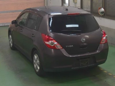 NISSAN TIIDA