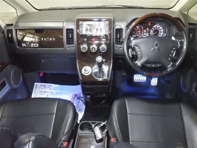 MITSUBISHI DELICA D5