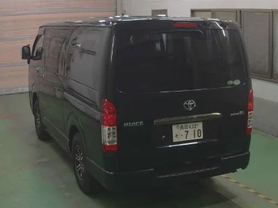 TOYOTA HIACE VAN