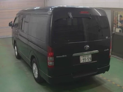 TOYOTA REGIUS VAN