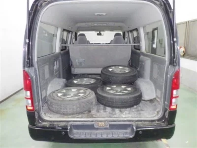 TOYOTA REGIUS VAN