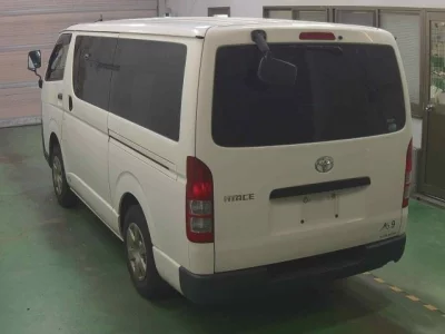 Toyota HiAce Van