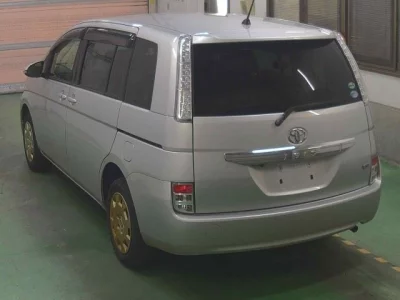 TOYOTA ISIS