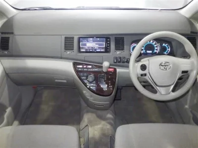 TOYOTA ISIS