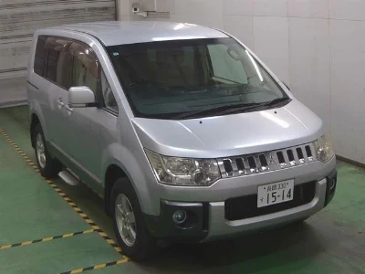 MITSUBISHI DELICA D5