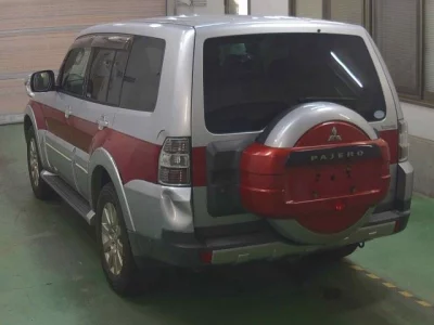 MITSUBISHI PAJERO