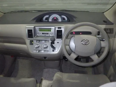 TOYOTA RAUM